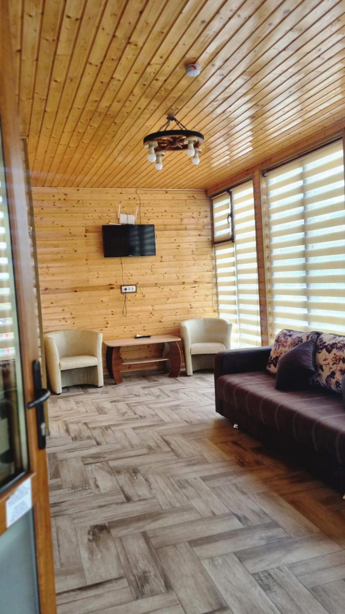 Appartement La Maria Si Ioana à Curtea de Argeş Extérieur photo